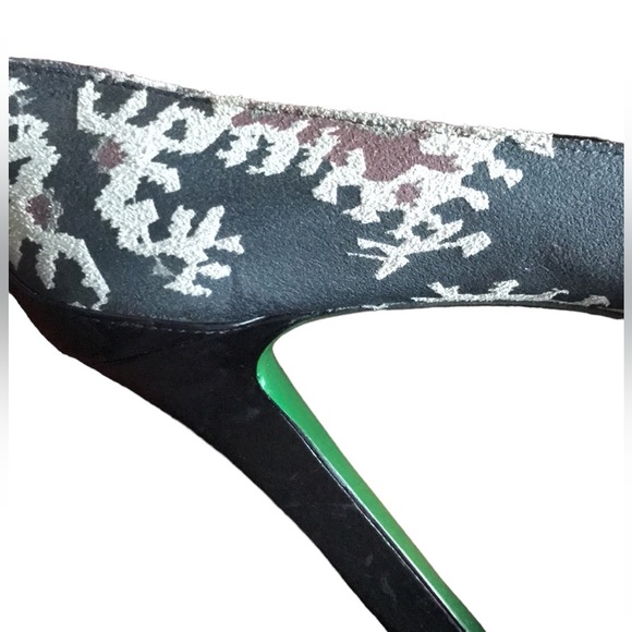 Lisa for Donald J Pliner suede southwest pattern platform heels - Picture 6 of 15